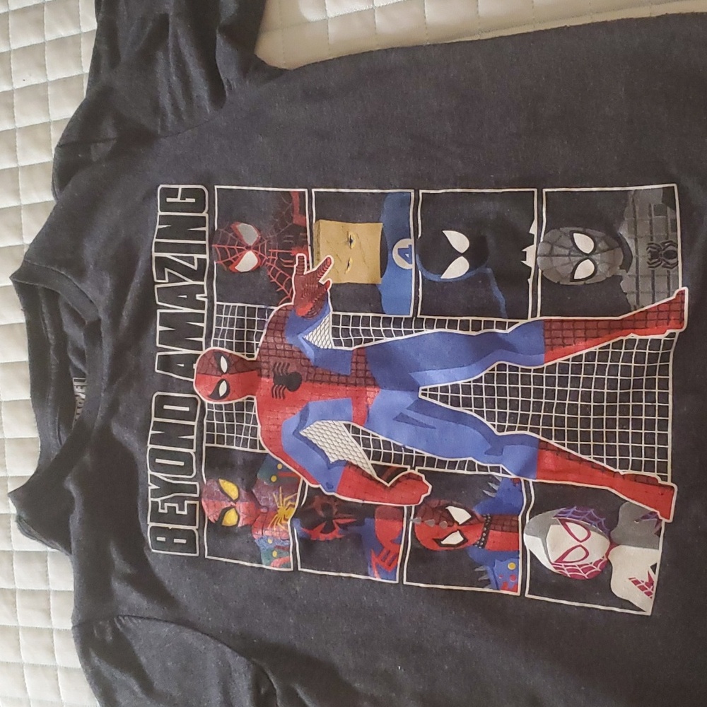 Marvel kids spiderman tshirt size small